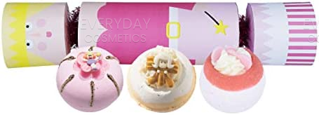 Bomb Cosmetics Fairy Godmother Cracker Gift Set - 3 Pieces (1 x Angel Above Bath Blaster
1 x Urban Princess Bath Blaster 
1 x Sugar Plum Fairy Bath Blaster)