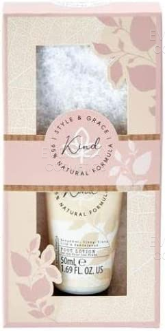 Style & Grace Kind Fluffy Socks Gift Set 50ml Foot Lotion + Fluffy Socks